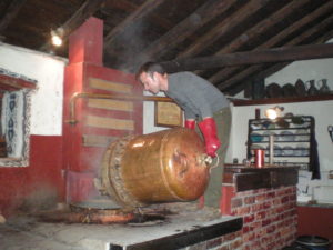 Naousa, Kazani, making Tsipouro