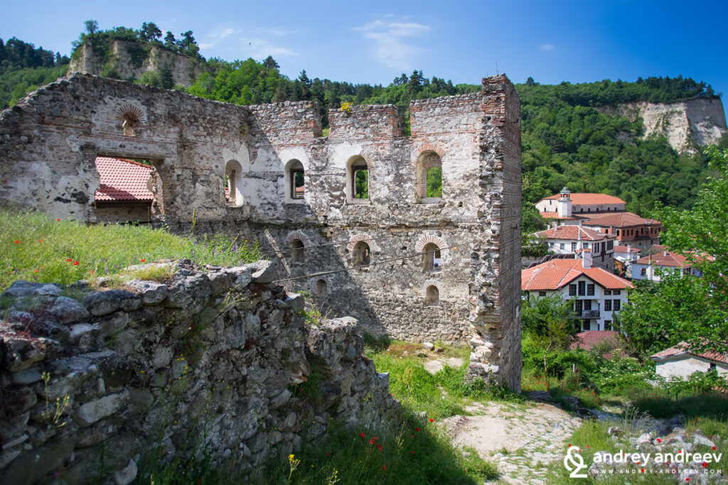 The ruins of the Boyar house, one of the oldest buildings on the Balkan peninsula.
Image copyright: Andrey Andreev