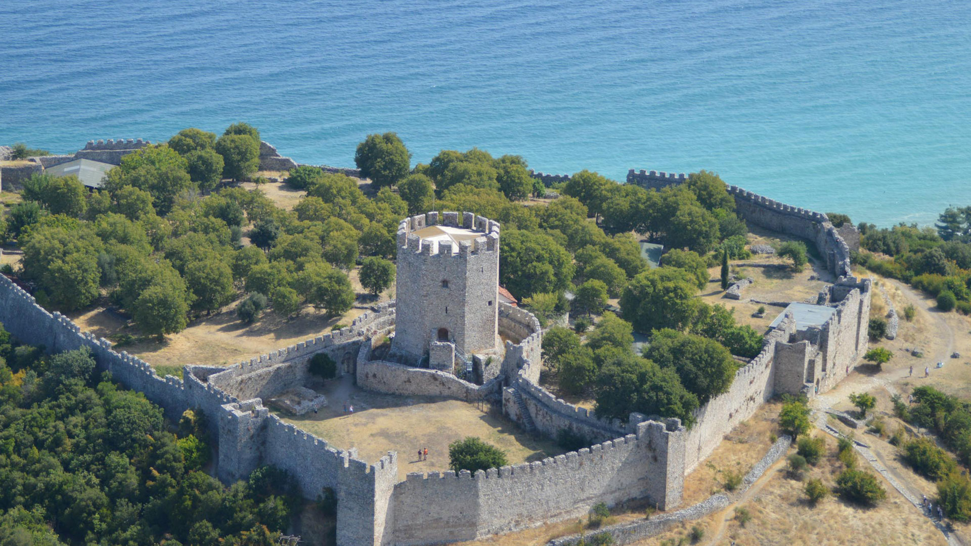 The Middle Byzantine Castle of Platamonas