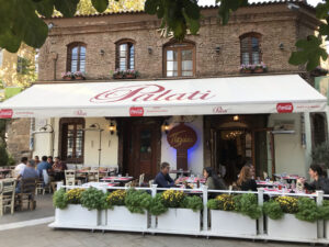 Palati Restaurant and Live Music Tavern, Ladadika, Thessaloniki. Παλάτι στα Λαδάδικα