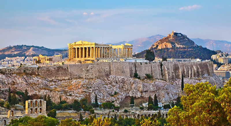 Athens, paths of history. Culture and a cosmopolitan ambience!